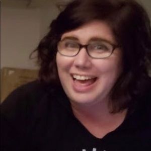 Meet your Posher, Effie